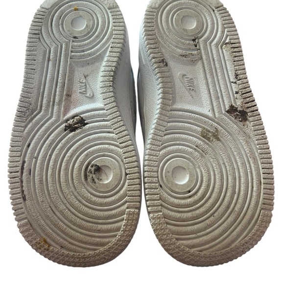 Nike Air Force Ones Size 8C - White - Gently Used - Picture 4 of 5